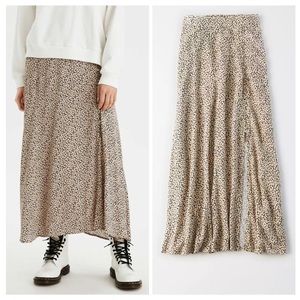 AMERICAN EAGLE | Button Down Maxi Skirt
